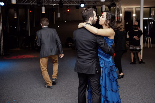 La première édition du gala EPFL Alumni a réuni près de 650 diplômé.es au Rolex Learning Center. Ils ont pu participer à une soirée festive et entendre le Prof. Patrick Aebischer – Président de l’EPFL jusqu’à fin 2016 – et le Prof. Martin Vetterli – Président de l’EPFL dès 2017 – échanger sur la transmission de Présidence.