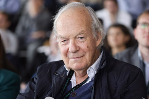 Cette année, la Faculté informatique et communications célèbre son 20e anniversaire, une étape importante dans un domaine qui s’est transformé au cours des deux dernières décennies. Durant cette période, des milliers d’étudiantes et étudiants en bachelor, en master et en doctorat ont obtenu leur diplôme, et ont ensuite contribuer à l’évolution de la branche, tant dans le milieu universitaire que dans le secteur privé.