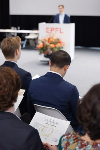 Cérémonie de remise des diplômes aux étudiants MNIS