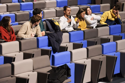 Tous les membres de la communauté EPFL, étudiant·e·s et collaborateur·trice·s de l’EPFL sont invité·e·s à l’édition 2022 de notre traditionnelle allocution de la Direction.