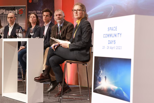 Challenges and opportunities in the space field. Practical and useful information for space industries and newcomers in the domain.
