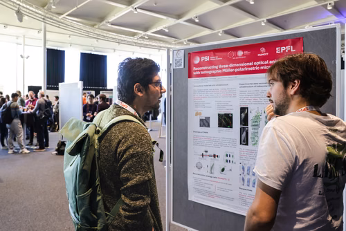 The theme of the conference is “Enabling Discovery by Integrating Microscopy, Machine Learning, and Automation”. The first of its kind in the field, it will bring together about 150 scientists from Europe and abroad working at the forefront of imaging, AI, and hardware development to re-imagine the microscope of the future. Posters session
