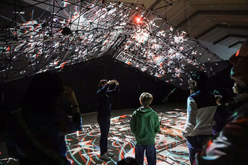 Une captivante immersion entre art & science pour tous les publics.