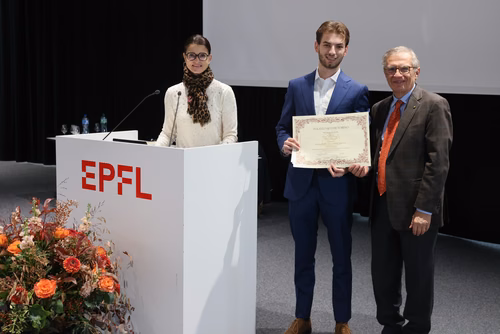 Cérémonie de remise des diplômes aux étudiants MNIS