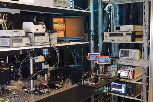 EPFL researchers have developed a hybrid device that significantly improves existing, ubiquitous laser technology.