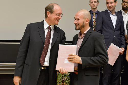 Convocation of the 2016  Physics class, october1, 2016