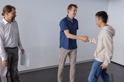 Cours Turing adressés aux gymnasiens, gymnasiennes de suisse romande. Ces cours sont organisés par la faculté IC