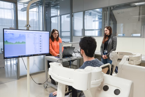 EPFL scientists show that breathing may be used to control a wearable extra robotic arm in healthy individuals, without hindering control of other parts of the body.