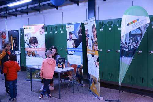 La lumière, voici la toute nouvelle thématique du festival Scientastic, le festival des sciences de l'EPFL Organisateur Service de promotion des sciences sps. 