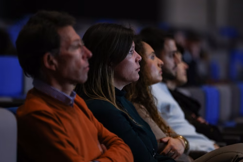 Tous les membres de la communauté EPFL, étudiant·e·s et collaborateur·trice·s de l’EPFL sont invité·e·s à l’édition 2022 de notre traditionnelle allocution de la Direction.