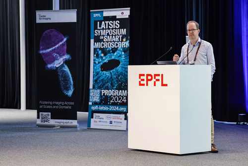The theme of the conference is “Enabling Discovery by Integrating Microscopy, Machine Learning, and Automation”. The first of its kind in the field, it will bring together about 150 scientists from Europe and abroad working at the forefront of imaging, AI, and hardware development to re-imagine the microscope of the future.