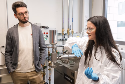 Visite du laboratoire de la prof. Tiffany Abitbol (Laboratoire des matériaux durables)  organisé par le Development Office, philanthropie