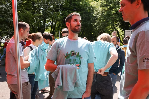Bike to work est une action de PRO VELO Suisse qui réuni chaque printemps plus de 50'000 personnes à travers le pays. L’objectif est de faire découvrir au plus grand nombre de pendulaires le plaisir de se rendre au travail en vélo : un moyen de transport pratique, bon pour la santé et écologique. Remise des prix, Campus durable, EPFL-UNIL 