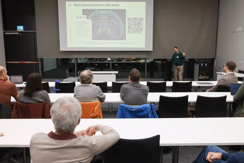Organisées par le Service promotion de l’éducation, en collaboration avec les sections de l’EPFL, les rencontres 5 à 7 constituent un moment d’échange privilégié entre les enseignantes et enseignants du secondaire et le corps professoral de l’EPFL.
