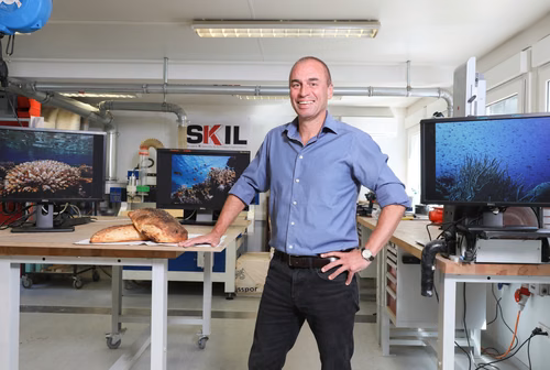 Summer series: A calling for research. Initially, the dynamic, Danish-born Anders Meibom, a professor at EPFL’s Laboratory for Biological Geochemistry since 2012, was not the slightest bit interested in corals. Now he studies them, a loaf of homemade bread always close at hand.