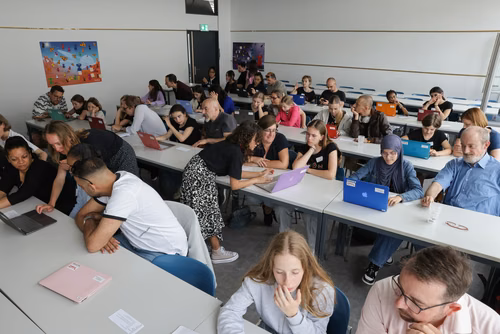 Le Meet up national annuel du Coding club des filles sur le campus de l’EPFL Service de promotion des sciences SPS 