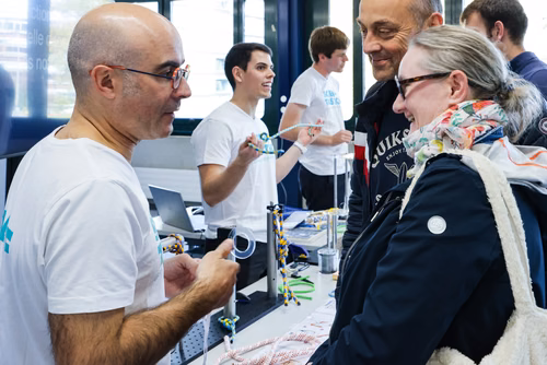 La découverte des sciences et des technologies au cœur du campus, pour les adultes et les enfants.