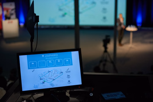 22 entrepreneurs ont participé au concours de “pitch” devant 400 personnes lors de la Startup Champions Seed Night coorganisée par l’EPFL Alumni et venturelab au Forum Rolex Learning Center. Tej Tadi (PhD SV’11), fondateur et CEO de MindMaze, était l’invité d’honneur de cette édition.