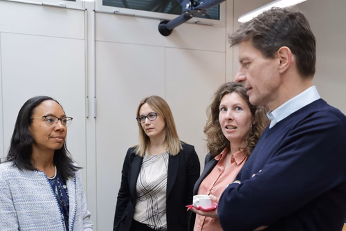 Visite du laboratoire de la prof. Tiffany Abitbol (Laboratoire des matériaux durables)  organisé par le Development Office, philanthropie