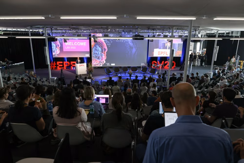 The EPFL School of Life Sciences turned 20 and celebrates this occasion with a unique symposium.