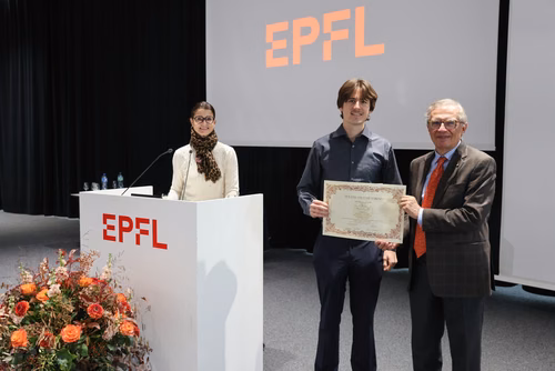Cérémonie de remise des diplômes aux étudiants MNIS