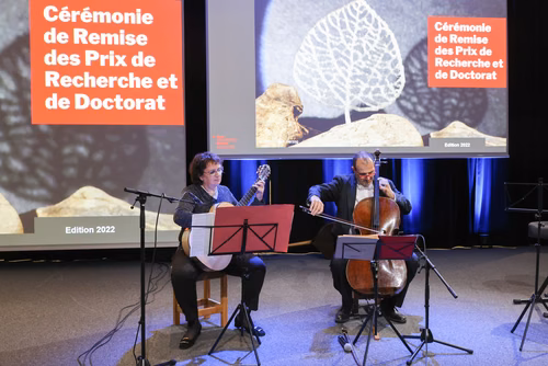 Cette cérémonie a pour objectif de remettre les Prix de la Recherche de l'EPFL aux lauréat·es et de féliciter toutes les doctorantes et doctorants qui ont terminé leur thèse avec succès cette année.