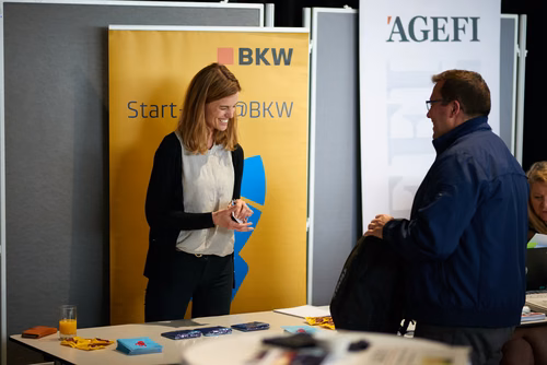 19 entrepreneurs ont “pitché” devant près de 300 personnes lors de la Startup Champions Seed Night coorganisée par l’EPFL Alumni et venturelab au Forum Rolex Learning Center. Daniel Yanisse (MT’12), CEO et co-fondateur de Checkr, était l’invité d’honneur de cette édition.