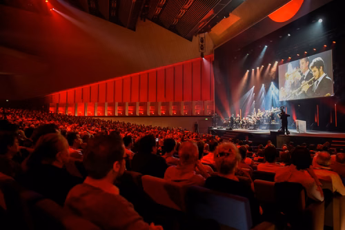 At the graduation ceremony held on Saturday morning, the students received their Master's degree in front of a crowd of 3,000 people made up of family and friends, professors and special EPFL guests.