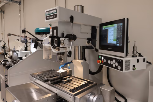 The new mechanical and electronic prototyping Discovery Learning Lab – known as the Student Prototyping and Outreach Tank, or “SPOT” for short – opened its doors. Evening with the Students. (Discovery Learning Lab)