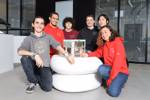 Student work on prototypes with professors Yves Bellouard and Edouardo Charbon. STI MT