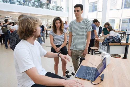 Durant le cours intitulé « Assistive Technology Challenge », des étudiants de l’EPFL ont développé des solutions personnalisées pour des patients atteints de handicap moteur.