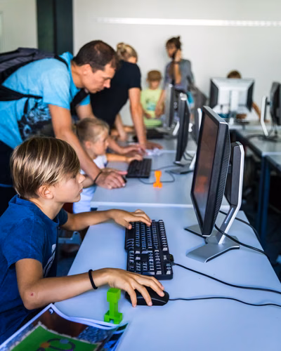 The EPFL campus was full of fun this weekend during the Open House organised for the School's 50th anniversary. Nearly 40,000 visitors were on site over the weekend.