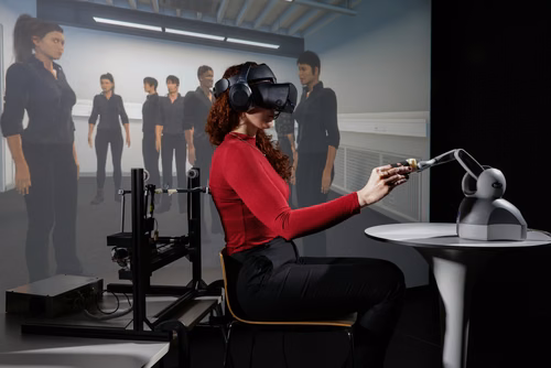 Des neuroscientifiques de l’EPFL sont parvenus à modifier notre perception sociale en enquêtant sur un type particulier d’hallucination — chez des sujets sains et des patients affectés par la maladie de Parkinson. Disponible en ligne, leur test se veut un outil de mesure de la susceptibilité aux hallucinations, à l’intention de la communauté médicale.