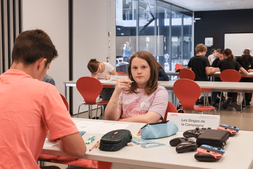 Le concours Alkindi-suisse est une compétition de cryptographie qui a lieu chaque année et ouverte aux classes de 9e, 10e et 11e secondaires. Il est organisé par l’EPFL, les associations Animath et France-ioi. La participation est entièrement gratuite.