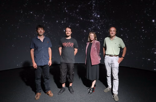 Envie de voyager dans les confins de l’Espace ? C’est désormais possible sans quitter la Terre avec le puissant logiciel open source VIRUP, qui construit en temps réel un Univers virtuel basé sur les données cosmologiques et astrophysiques contemporaines les plus détaillées.