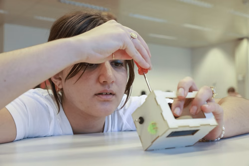 La lumière, voici la toute nouvelle thématique du festival Scientastic, le festival des sciences de l'EPFL Organisateur Service de promotion des sciences sps. 