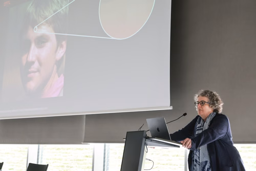 Un événement d’envergure pour préparer son avenir. Comme chaque année, l’EPFL, via son Service de promotion de l’éducation et en collaboration avec ses facultés, se réjouit d'accueillir les gymnasiennes et gymnasiens sur son campus. L’École propose de venir découvrir ses filières de formation, sa communauté estudiantine, son corps enseignant, ses équipes de recherche, les divers services dédiés aux étudiantes et étudiants débutant à l’EPFL, ainsi que les multiples associations chargées d’animer la vie socia