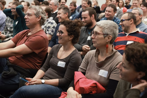 Organisées par le Service promotion de l’éducation, en collaboration avec les sections de l’EPFL, les rencontres 5 à 7 constituent un moment d’échange privilégié entre les enseignantes et enseignants du secondaire et le corps professoral de l’EPFL.