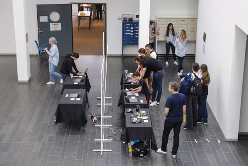 Le Meet up national annuel du Coding club des filles sur le campus de l’EPFL Service de promotion des sciences SPS 