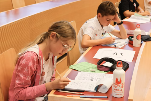 The championship of mathematical and logical games is a popular and school competition organised every year in Europe and beyond. Mathematics aficionados of all ages from about twelve countries participate in this competition. The international final, traditionally taking place in Paris, will find its way to Lausanne (EPFL) this year. The FSJM (Swiss Federation of Mathematical Games) has been organising the Swiss part of this championship for now more than 30 years. Final at EPFL Campus