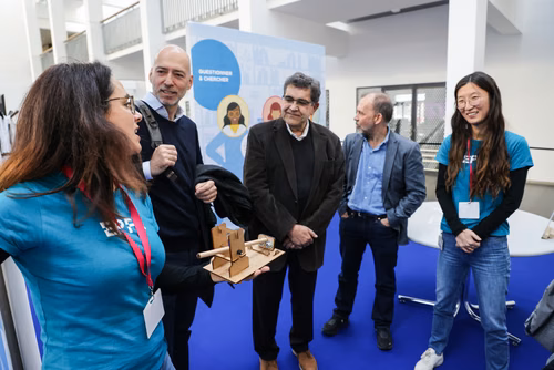 La découverte des sciences et des technologies au cœur du campus, pour les adultes et les enfants.