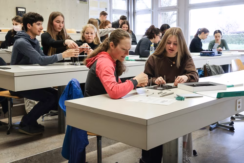 Journée de sensibilisation aux Sciences à Thoune. Organisé par le service de promotion des études