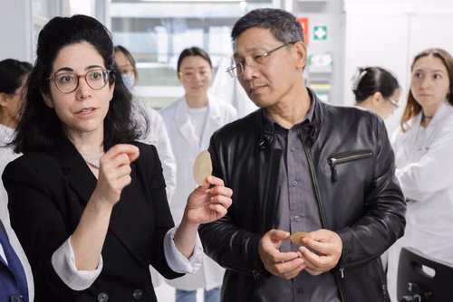 Visite du laboratoire de la prof. Tiffany Abitbol (Laboratoire des matériaux durables)  organisé par le Development Office, philanthropie