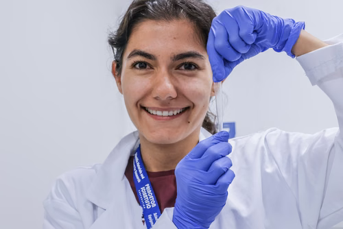 In collaboration with CHUV, EPFL engineers propose wrapping an adhesive hydrogel patch around a collapsed trachea for treatment of Tracheomalacia.