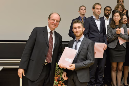 Convocation of the 2016  Physics class, october1, 2016