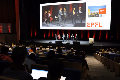 Tous les membres de la communauté EPFL, étudiant·e·s et collaborateur·trice·s de l’EPFL sont invité·e·s à l’édition 2022 de notre traditionnelle allocution de la Direction.