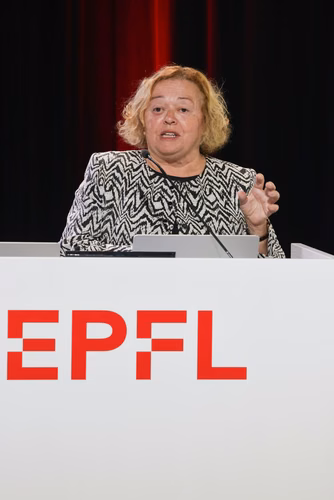 La Fondation WISH de l’EPFL remet cette année son prix Erna Hamburger à la chimiste Rosa Menéndez López pour ses contributions dans les domaines de la science, de l’ingénierie et de la société.