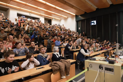 La lumière, voici la toute nouvelle thématique du festival Scientastic, le festival des sciences de l'EPFL Organisateur Service de promotion des sciences sps. 