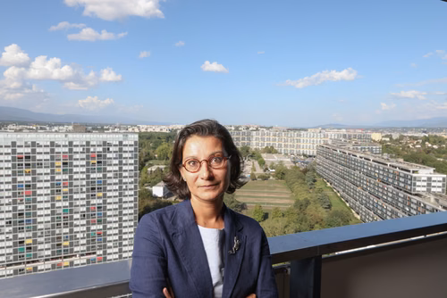 L’architecte et chercheuse à l’EPFL Giulia Marino reçoit les honneurs d’une ONG internationale pour ses années de travail consacrées à la réhabilitation de la Cité du Lignon à Genève.