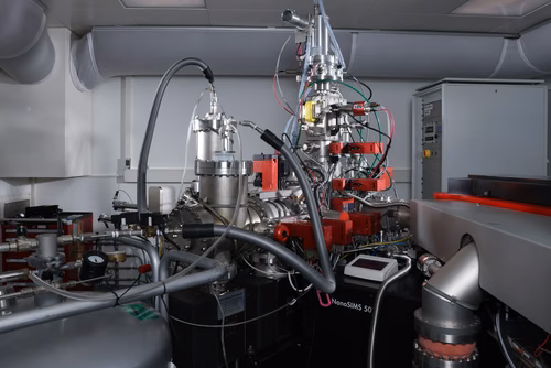 Une équipe de recherche conjointe de l’EPFL et de l’Université de Lausanne présente l’observation inédite d’un mécanisme de protection des plantes face au stress salin. L’étude ouvre de nouvelles perspectives de recherche pour renforcer la sécurité alimentaire.